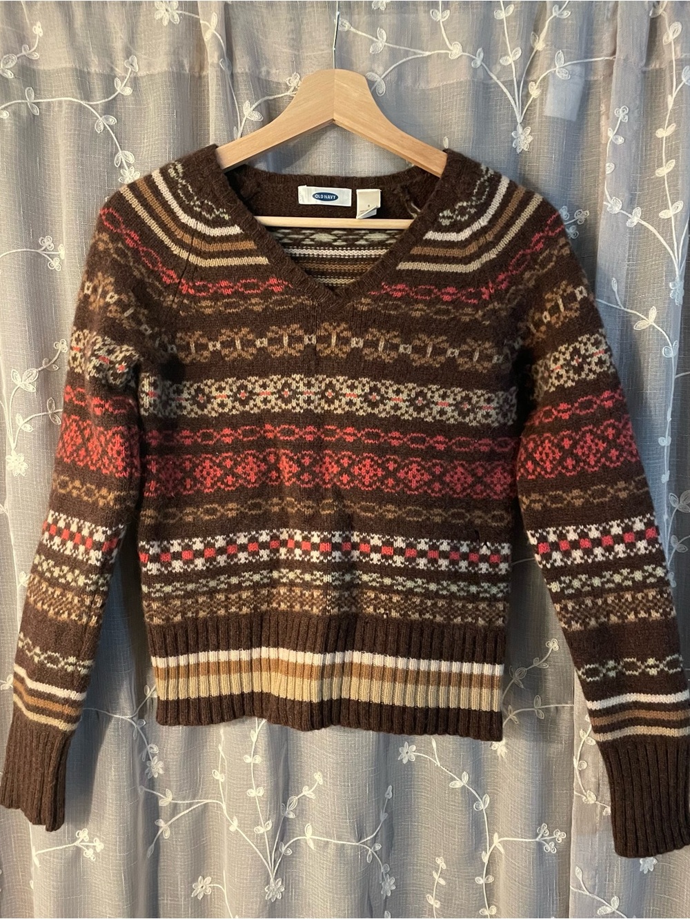 Old Navy Women's Fair Isle V-Neck Sweater - Brown, Red & Cream